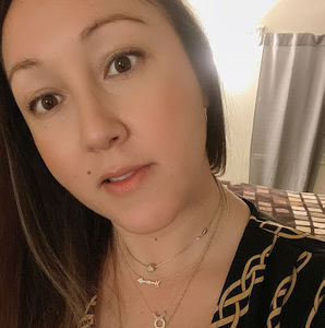 Meet your Posher, Iris